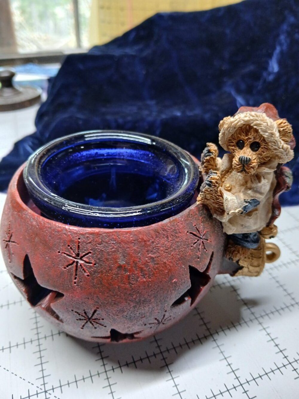 Boyd's Bears Edmund the Elf...Holiday Glow Votive Holder